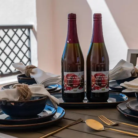 Mediterranean Getaway Seaviews At Puerto Banus アパート マルベーリャ