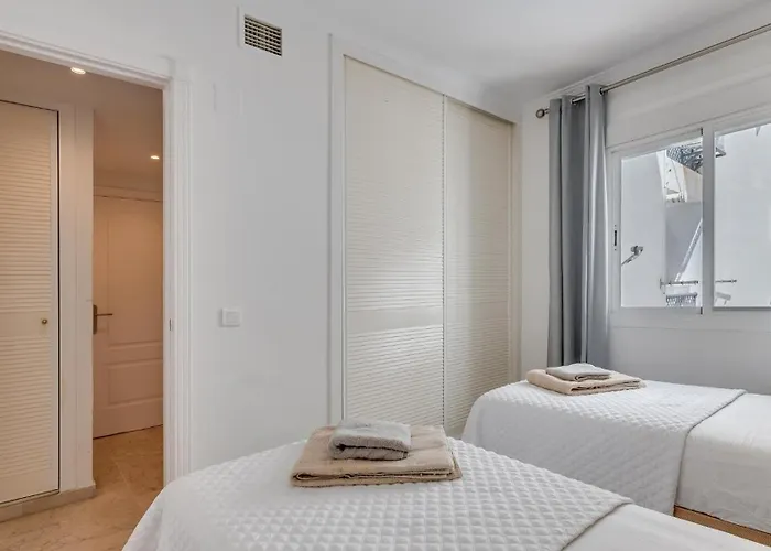 Mediterranean Getaway Seaviews At Puerto Banus