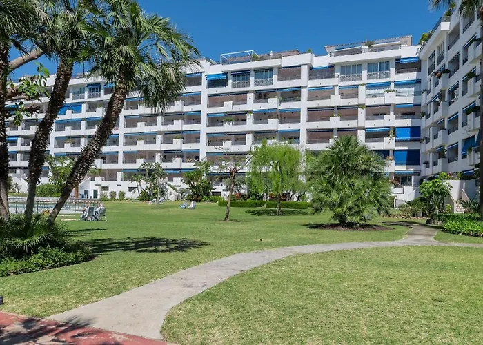 Mediterranean Getaway Seaviews At Puerto Banus דירה *