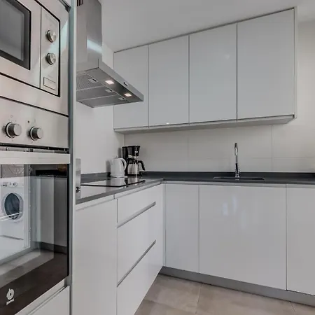 Mediterranean Getaway Seaviews At Puerto Banus 아파트