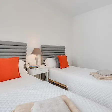 Mediterranean Getaway Seaviews At Puerto Banus * 마르베야