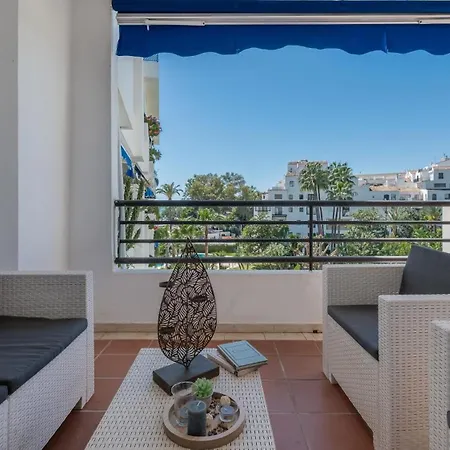 Mediterranean Getaway Seaviews At Puerto Banus *