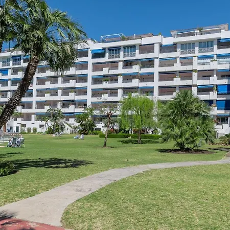 Mediterranean Getaway Seaviews At Puerto Banus 公寓 *